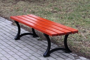 Varsó háttámla nélkül